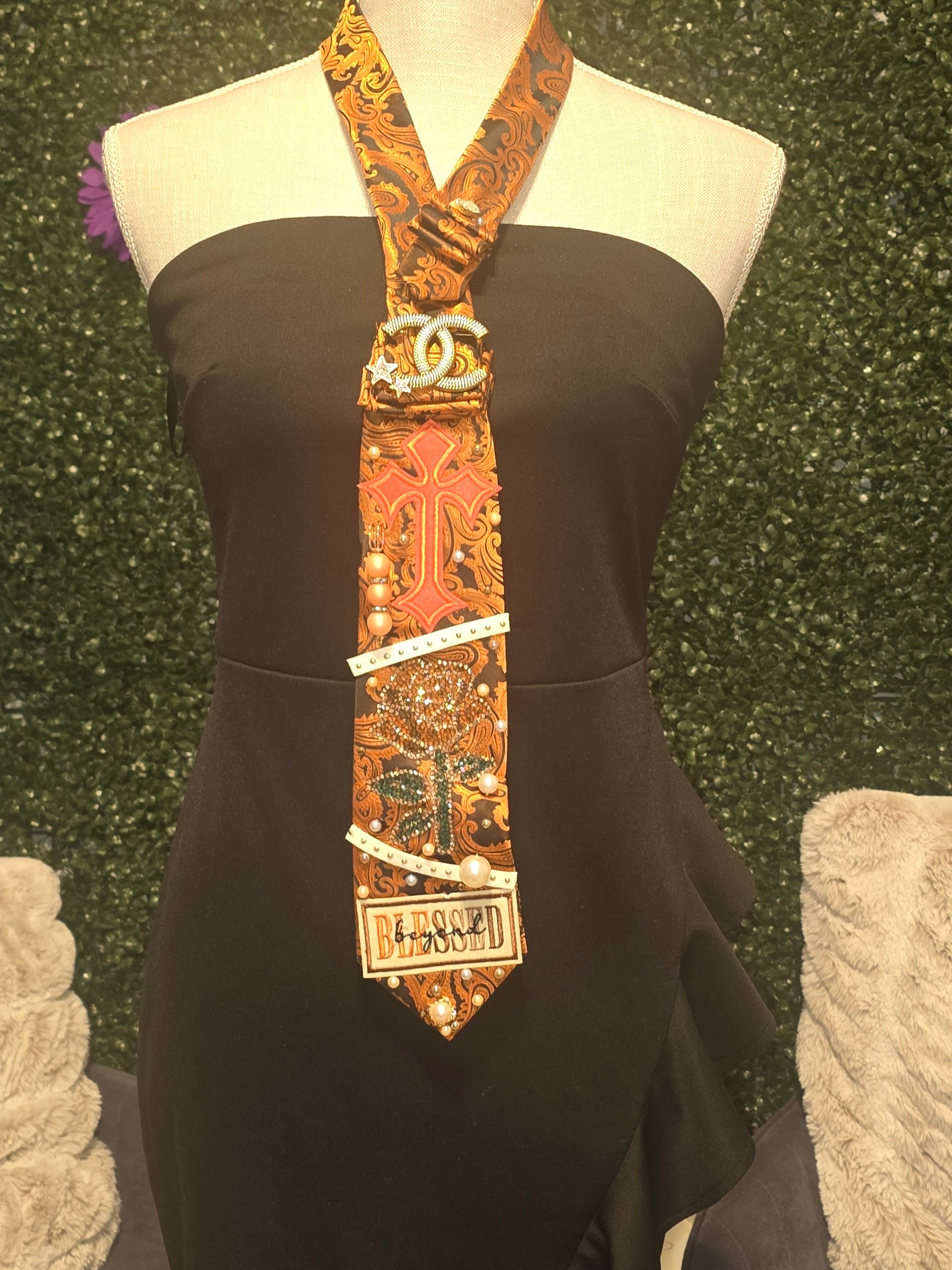 Pumpkin spice junk tie